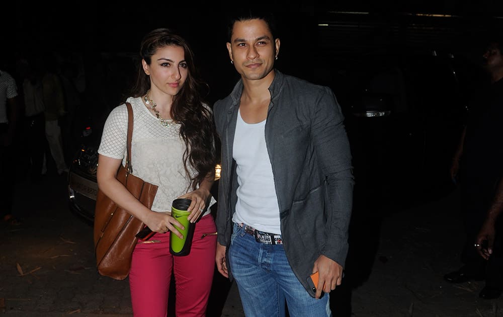 Soha Ali Khan and Kunal Kemmu at the private screening of the forthcoming movie 'Happy Ending' in Mumbai. -dna