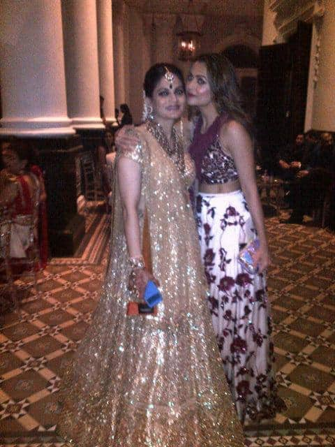 amrita arora :- With my lovely baby!!sister of the beautiful bride! - Twitter