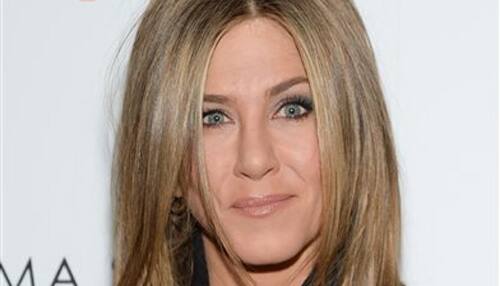 Jennifer Aniston throws bachelorette party for Courteney Cox