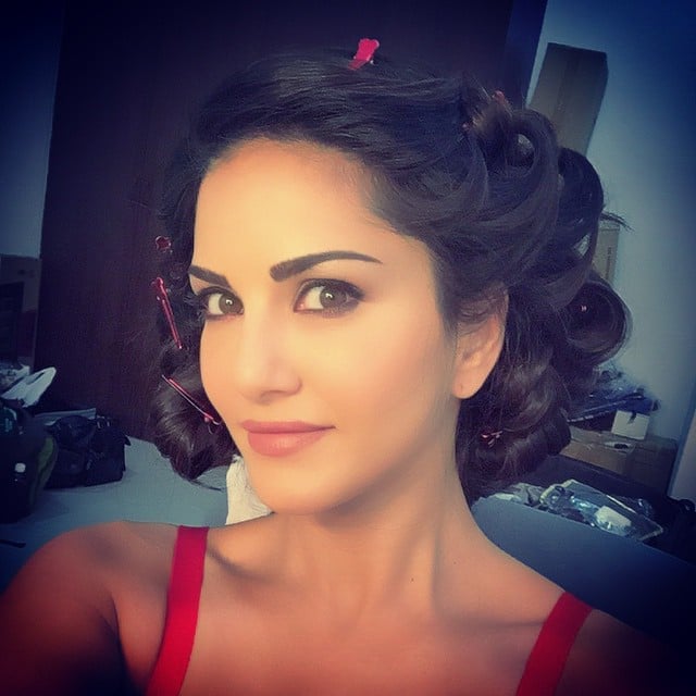 sunny leone - All pinned up and now I wait till it's my shot :) -instagram