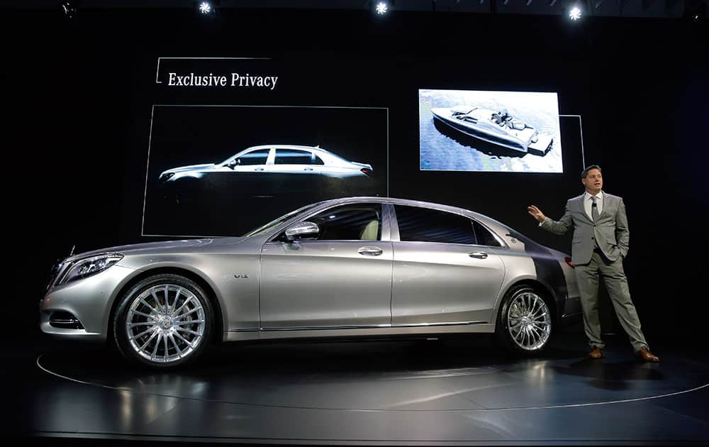 Gorden Wagener, Daimler Vice President, Design, introduces the 2016 S600 Mercedes-Maybach during the Los Angeles Auto Show, in Los Angeles.