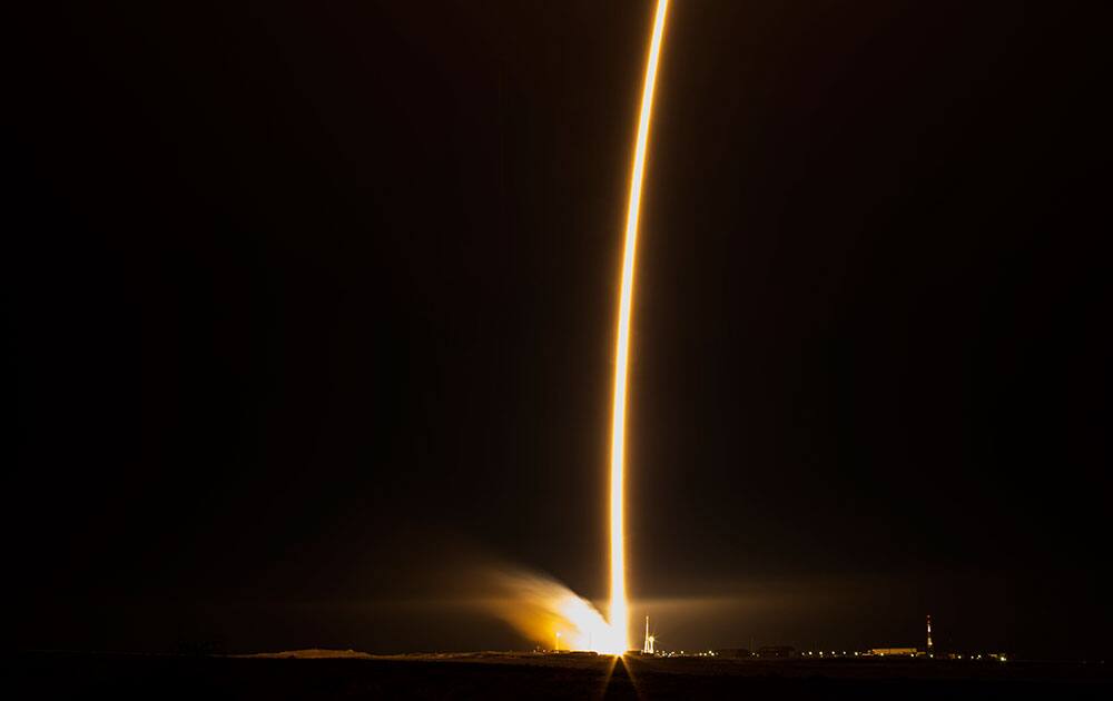 The Soyuz-FG rocket booster with Soyuz TMA-15M space ship carrying a new crew to the International Space Station, ISS, blasts off at the Russian leased Baikonur cosmodrome, Kazakhstan.