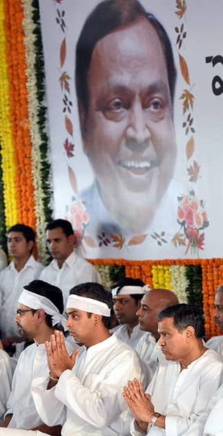 Congress MP Milind Deora at the funeral of his father, former Union minister Murli Deora in Mumbai.