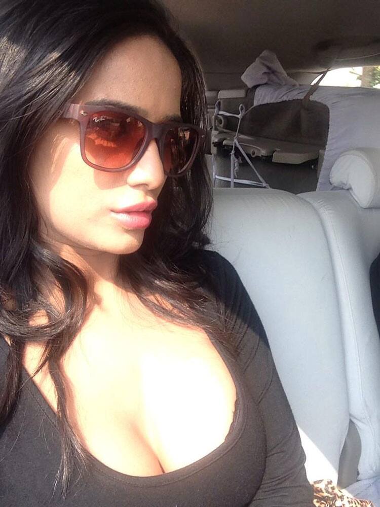 Poonam Pandey -twitter