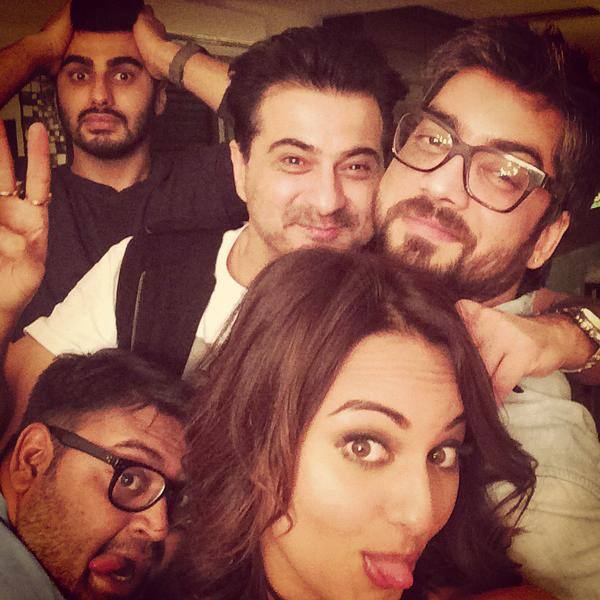 Sonakshi Sinha - Inke tevar alag hai!!! @TevarMovie @arjunk26 @CinemaPuraDesi @iShantanuS -twitter