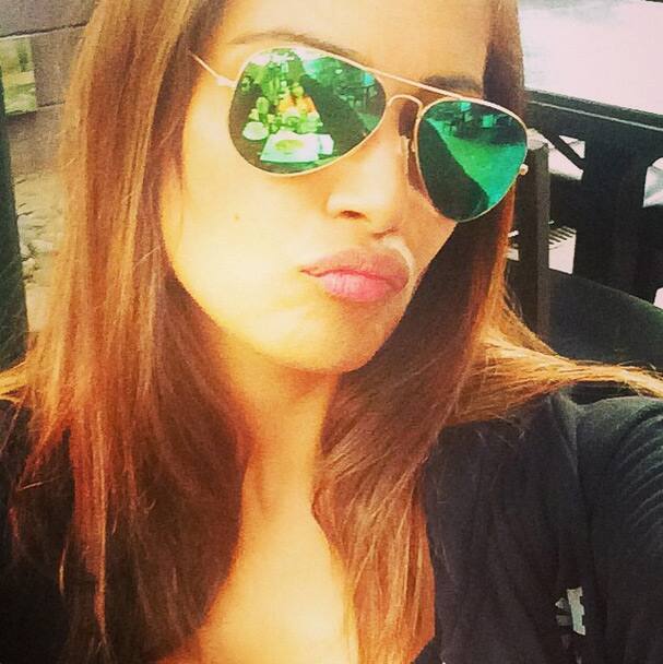 bipashabasu:- Loveee my green aviators @baitalikee and @binals , you guys Photobombed my Selfie! - Instagram