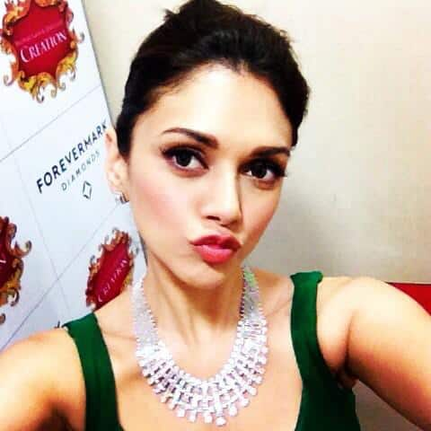 Aditi Rao Hydari ‏:-A Precious pout for some SUPER PRECIOUS @ForevermarkIN diamonds... #ShiningShining - Twitter