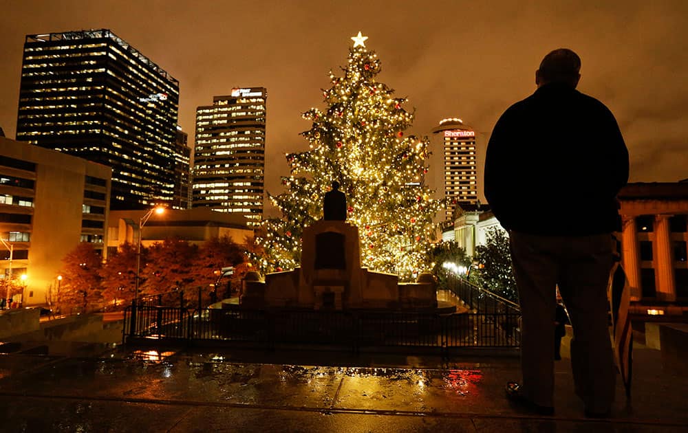 Larry Riley looks over the Capitol Christmas tree after it was lit  in Nashville, Tenn.