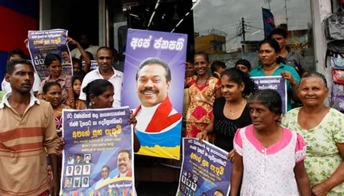 Mahinda Rajapaksa returns gold, jewellery taken by LTTE to Lankans