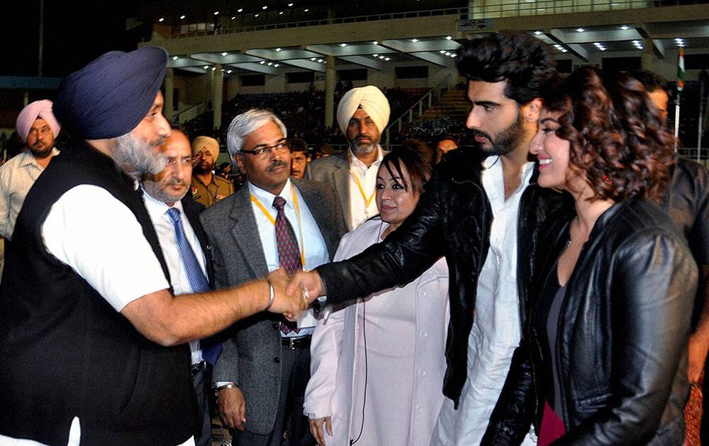 Deputy Chief Minister Sukhbir Singh Badal with bollywood stars Arjun Kapoor and Sonakshi Sinha during the inaugural function of World Kabaddi Cup in Jalandhar.