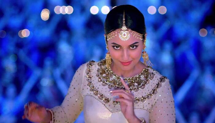 Watch: The making of Sonakshi&#039;s &#039;Radha Nachegi&#039; song!