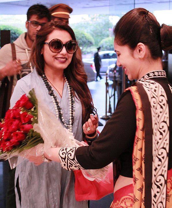 Rani Mukherjee ‏:- A warm welcome by Mumbai airport management.! :) #love #travel #event  - Twitter