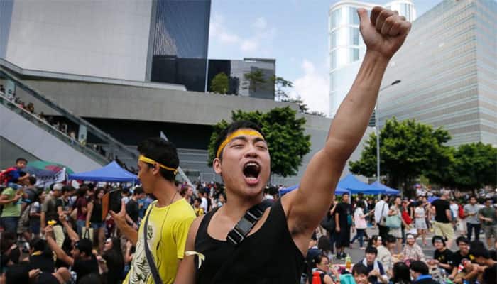 Hong Kong prepares to clear main pro-democracy protest site