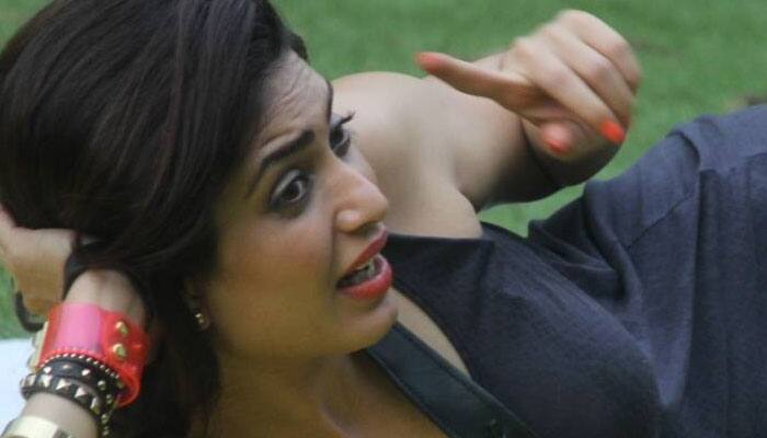 Bigg Boss 8: Salman Khan questions Karishma&#039;s captaincy!