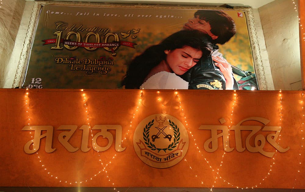 Shah Rukh Khan, Kajol celebrated 1000 weeks DDLJ