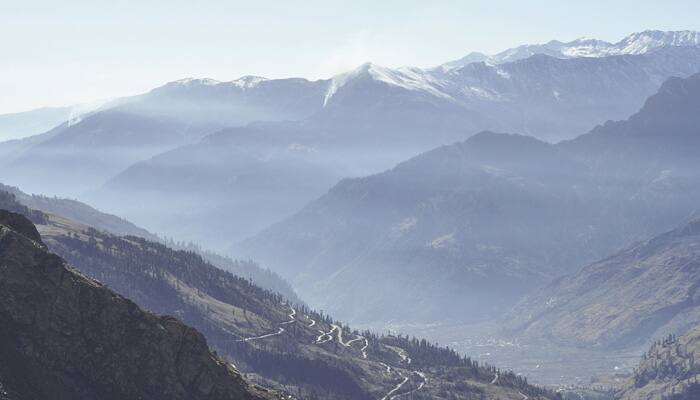 Snow in Shimla brings promise of White Christmas