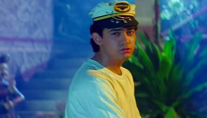 A flamboyant Aamir Khan in 'Dil Hai Ki Manta Nahin'.