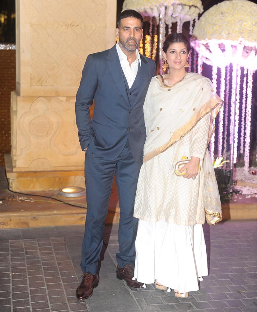 Akshay Kumar, Twinkle Khanna during Riddhi Malhotra and Tejas Talwalkar marriage reception in Mumbai.- dna