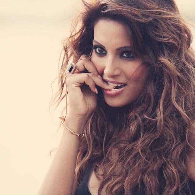 bipasha basu :- Now it's time for some Melodius passionate #Katra ! First song of #Alone! -instagram