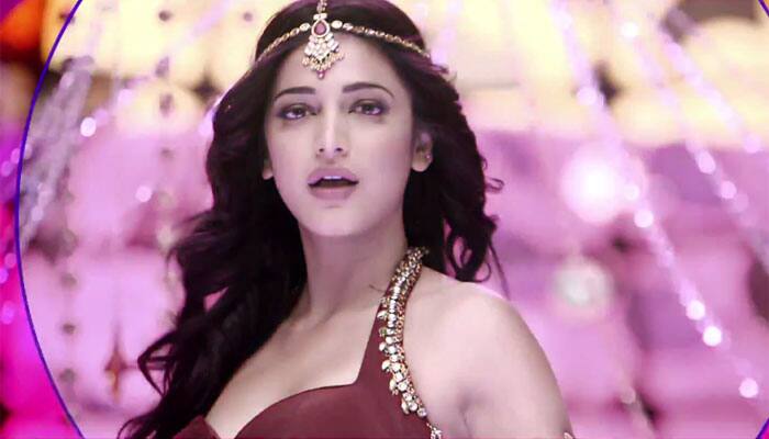 Watch: Sizzling Shruti Haasan in &#039;Madamiyan&#039; from &#039;Tevar&#039;