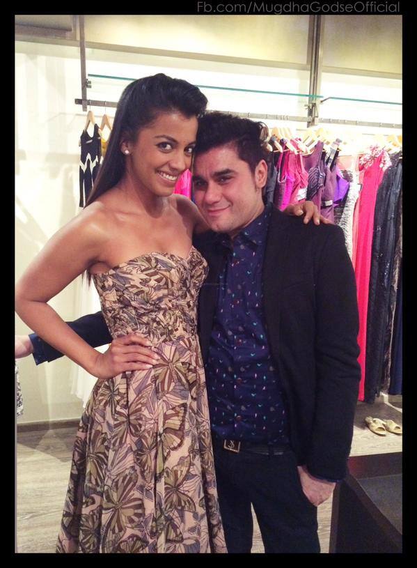 MugdhaGodseFC:- SPOTTED: Mugdha Godse (@mugdhagodse267) at at the Atosa store, Mumbai - Twitter