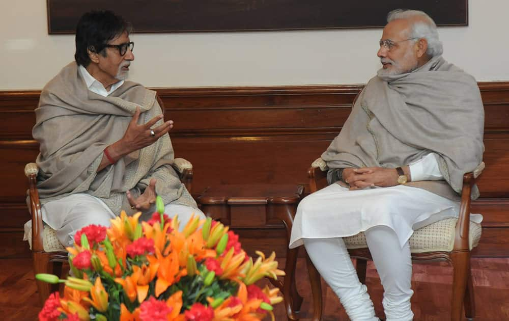 Narendra Modi:-  Met Shri Amitabh Bachchan. - Facebook