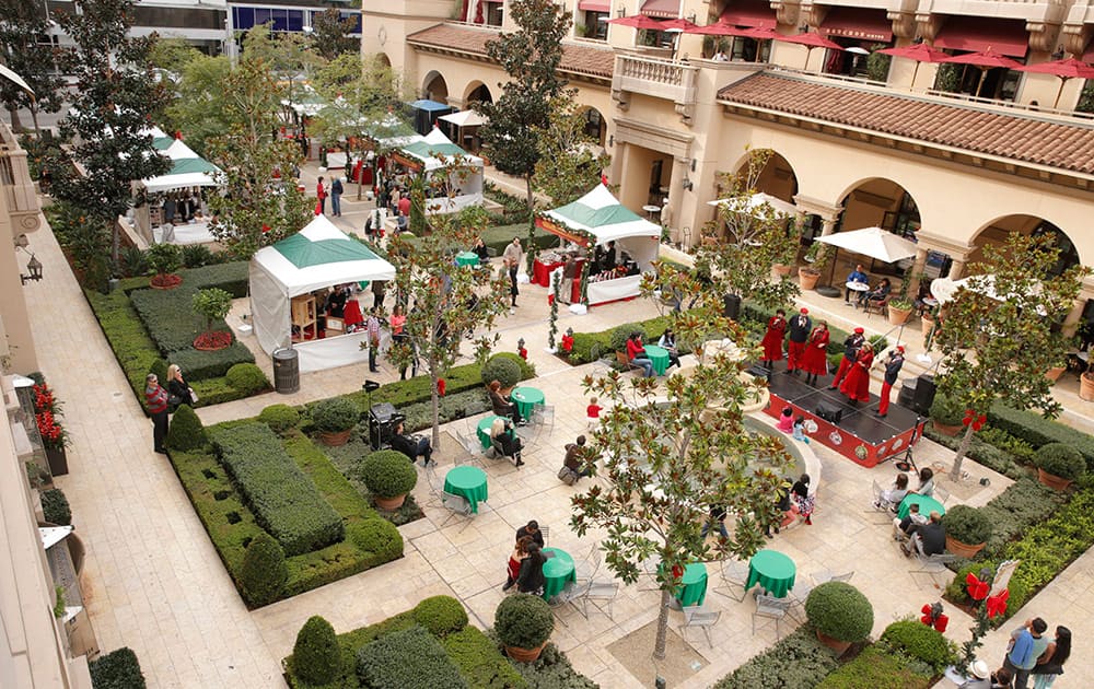  A Rooftop view of The Beverly Hills Holiday Bazaar.