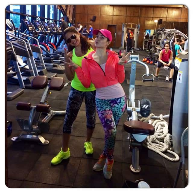 elli avram :- Woop fun & colourful workout with @deannepanday today!  #loveit #lovefitness #stayfit #stayhealthy #stayhappy #rocktheworld #fitness #debaframat #workhard #khushrahoandenjoykaro #woopwoop