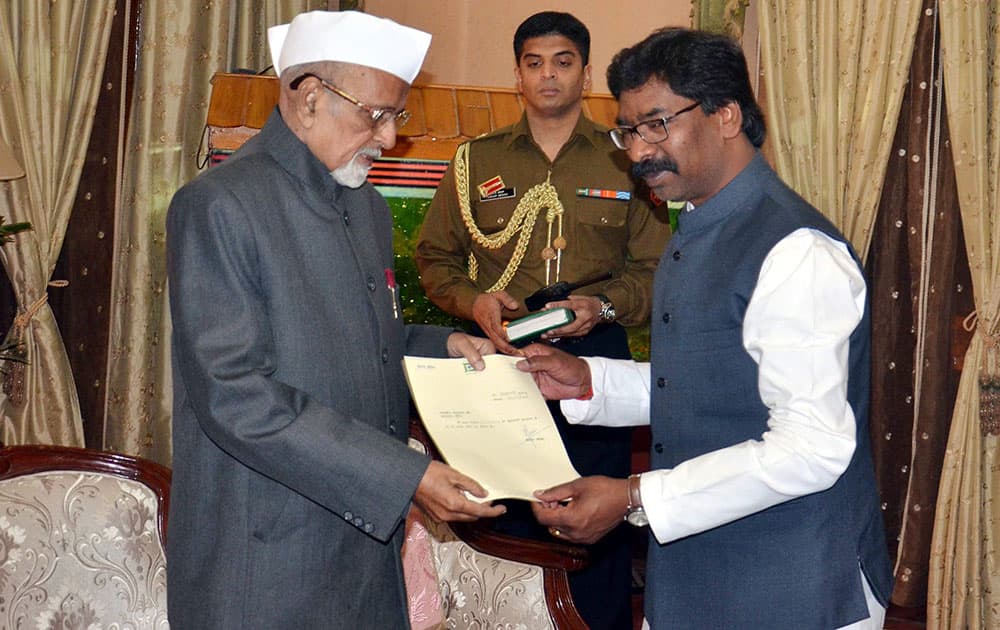 Jharkhand Chief Minister Hemant Soren submits his resignation letter to Jharkhand Governor Syed Ahmed at Raj Bhawan in Ranchi.