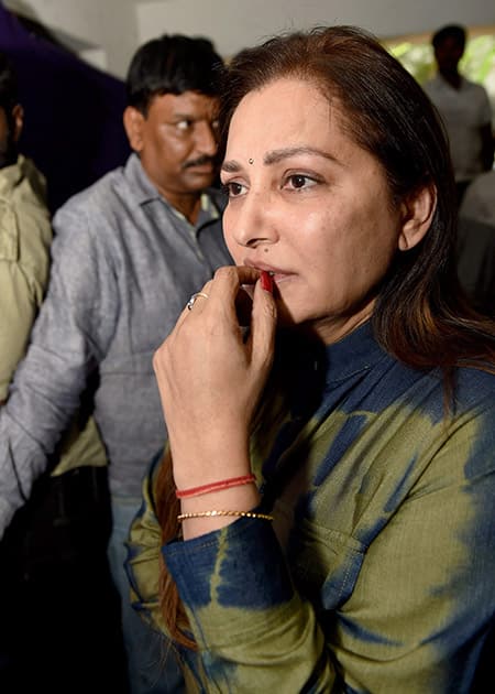 Veteran actor and politician Jaya Prada arrives to pay his last respects at the funeral of Dadasaheb Phalke Award winner and a veteran film director K Balachander, at his residence in Chennai.