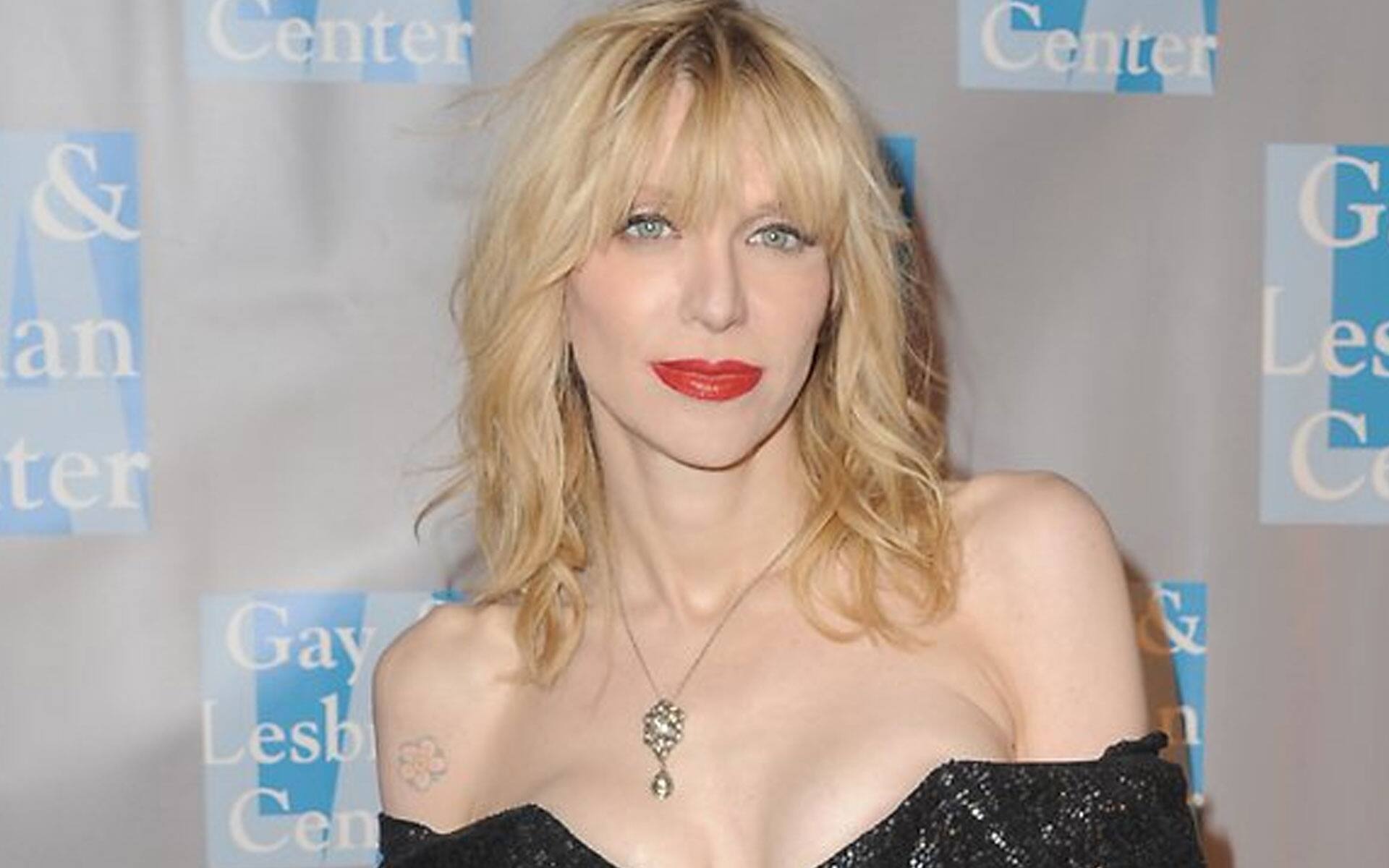 Courtney Love a &#039;huge fan&#039; of One Direction?