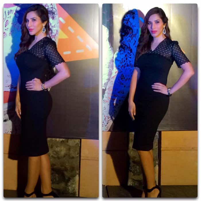 SOPHIE CHOUDRY ‏:- In @StellaMcCartney @LouboutinWorld @AlexisBittar at @CountryClub_Ind #Pune Tonite .. Last appearance of the year! -twitter