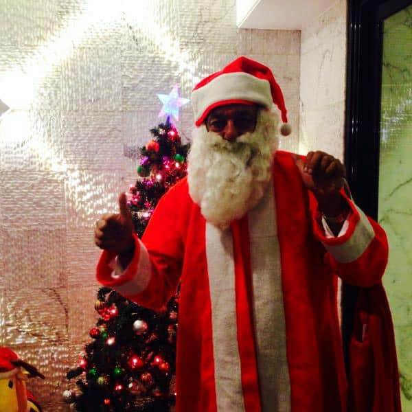 Exclusive picture of Sanjay Dutt as Santa Claus for his kids.... - Twitter