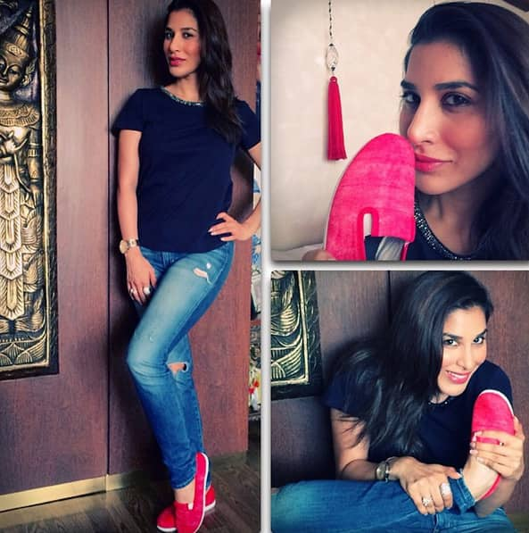 sophiechoudry :- OMG..These shoes are strawberry scented AND comfy!!❤️ Thanku @tanimakhosla & @scentraofficial #shoes #strawberry #scented #fashion #fun #coolinvention - Instagram