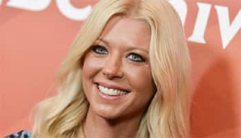 Tara Reid goes completely nude | People News | Zee News