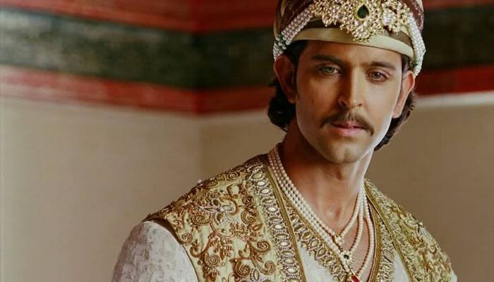 In this biopic directed by Ashutosh Gowariker, Hrithik played the role of great king Akbar who reigned supreme in India in the Mughal era. Hrithik not only looked every bit regal and strong, but also carried of the character with great elan.

 
