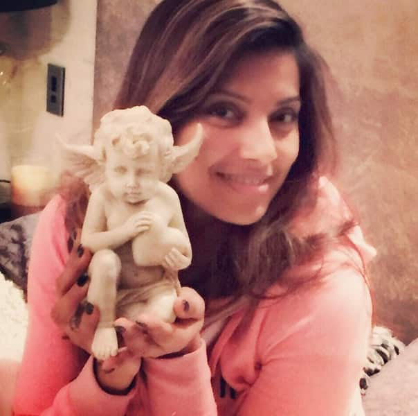 bipashabasu :- The most beautiful gift! My angel @tanujaamehraa gifted me another Angel to protect my Heart ❤️ - Instagram