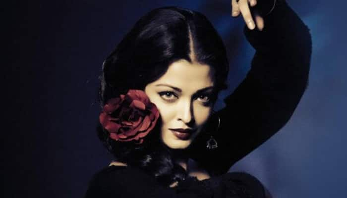 L&#039;Oreal Paris, Aishwarya Rai unveil new red lipstick