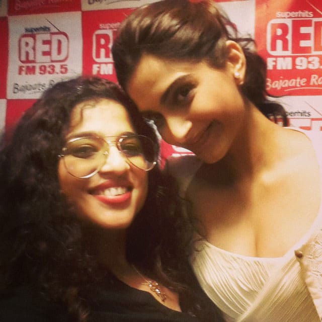 The lovely @sonamakapoor @redfm_mumbai for #DollykiDoli. -instagram
