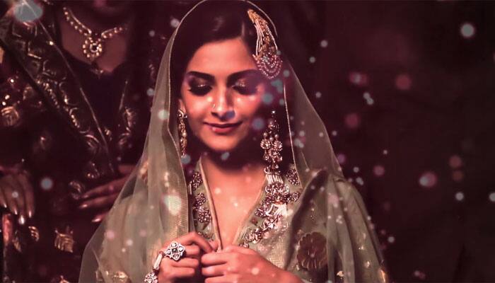 Sonam Kapoor sizzles in `Dolly Ki Doli` title track