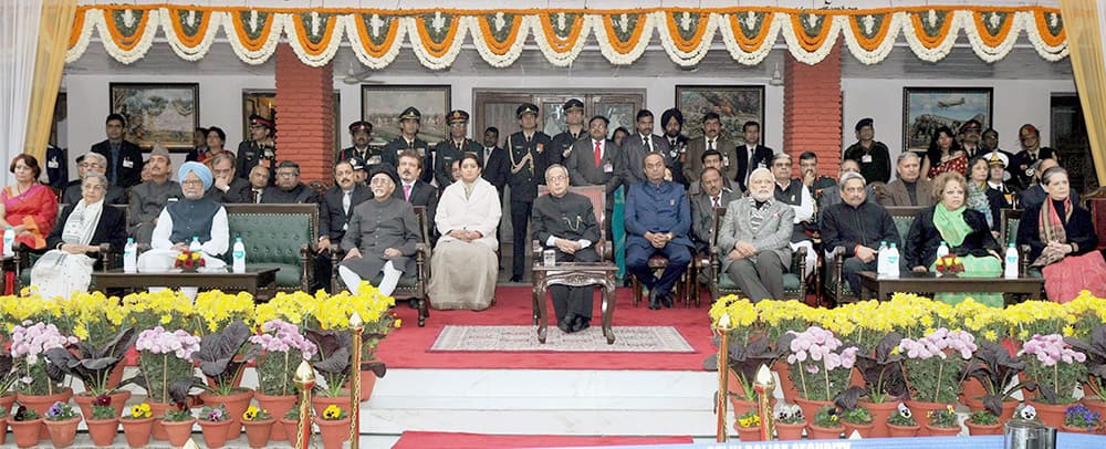 President, Pranab Mukherjee, Vice President, Mohd. Hamid Ansari, Prime Minister, Narendra Modi and other dignitaries attending a reception on the occasion of Army Day at Army House in Delhi.