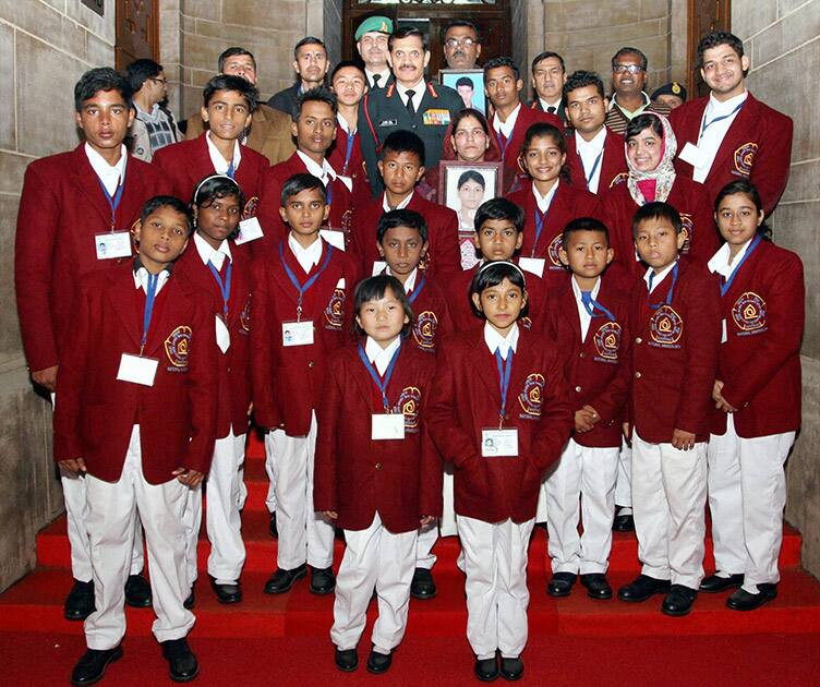 Chief of Army Staff, General Dalbir Singh with the National Bravery Award winner children, in New Delhi.