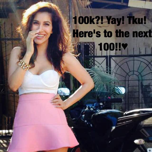 sophie choudry :- #ThankYou all for the #Love❤ #100k #InstaFamily #Amazing #Happy #Smile. -instagram