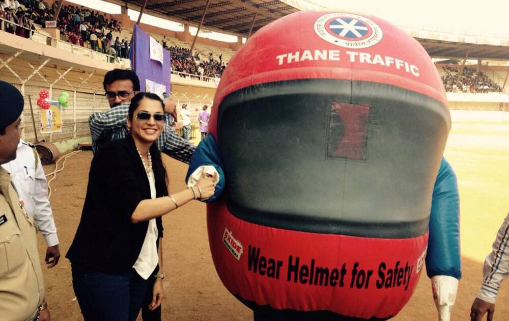 Isha Koppikar ‏:- #Roadsafetyweek held at Thane. Their mascot #Helmet, Never Hurts To Wear It :))) but if u donn it definitely does -twitter
