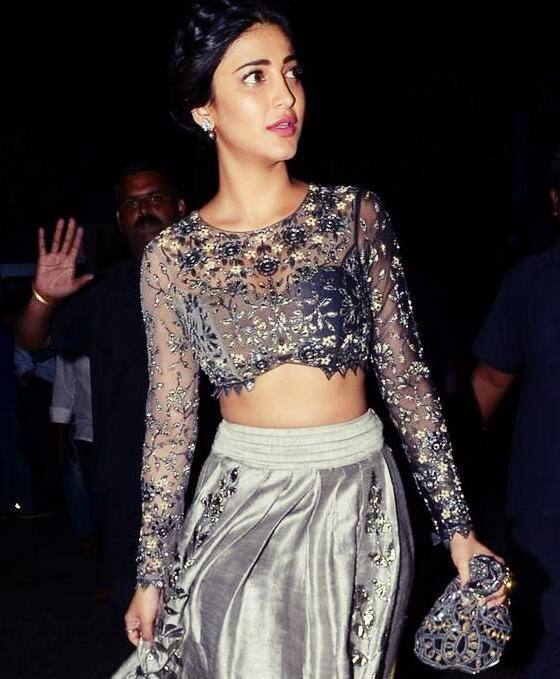 Shruti Haasan :- Queen @shrutihaasan looking stunningly gorgeous in #Shamitabh Audio launch. (1) http://on.fb.me/1yHG0Vq  -twitter