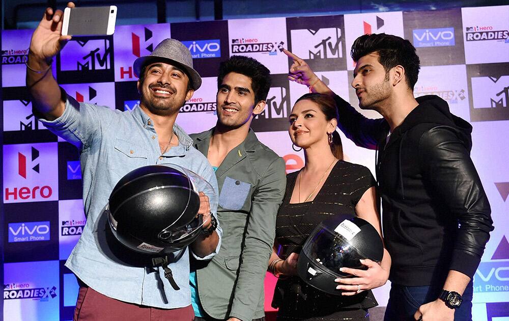 MTV anchor Ranvijay, boxer Vijender Singh, actress Esha Deol and TV actor Karan Kundra during the launch of Roadies X2 in Mumbai.