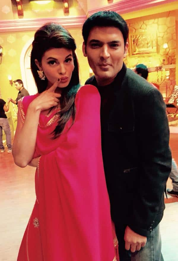 Finally the beauty queen talented n very hardworking @asli_jacqueline in comedy nights.. learning how to pout.. #Roy - twitter@KapilSharmaK9