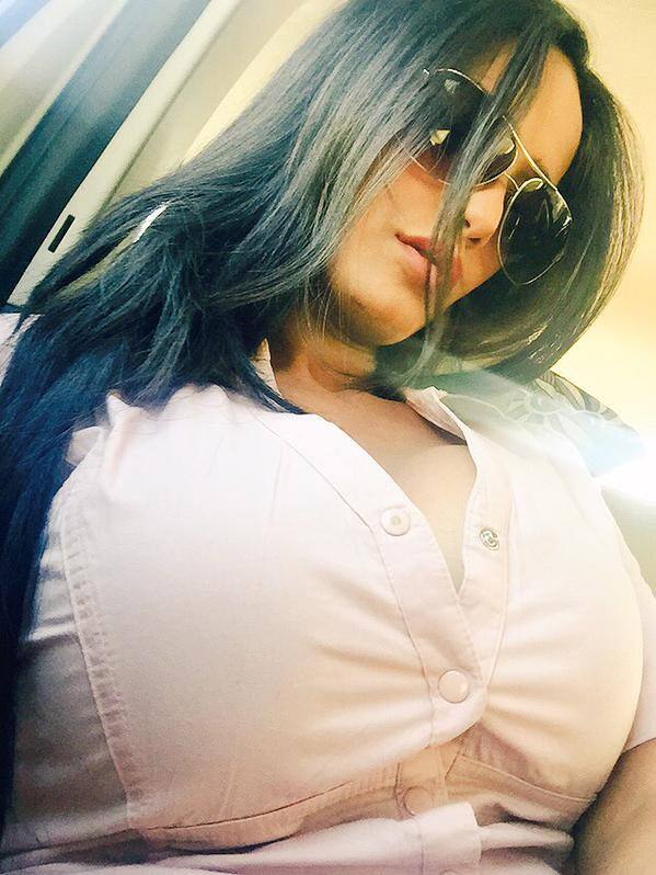 A PIC for you Tweethearts!!! Your Tweets are just going craazzyyyy about #ThisWorldCupPoonamPandeyWill - twitter@iPoonampandey 