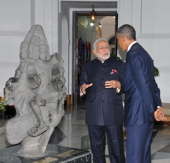 PIB India ‏:- PM narendramodi with US President,  @BarackObama at Hyderabad House -twitter