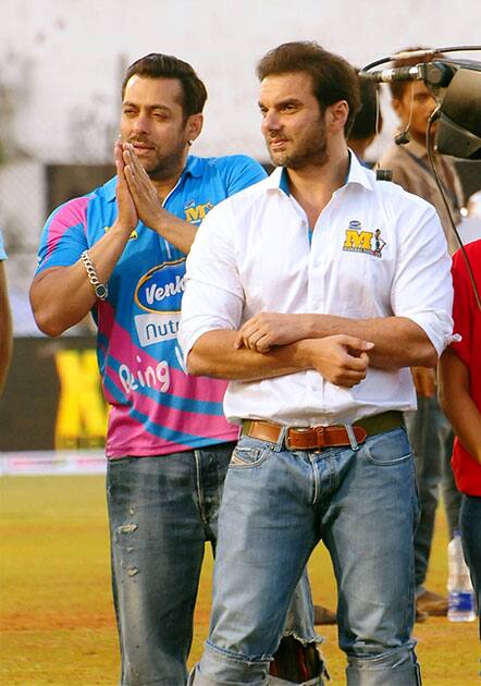 Bollywood actors and members of Mumbai Heroes members in CCL Cricket Salman Khan and Sohail Khan in Sardar Patel Stadium in Ahmedabad.